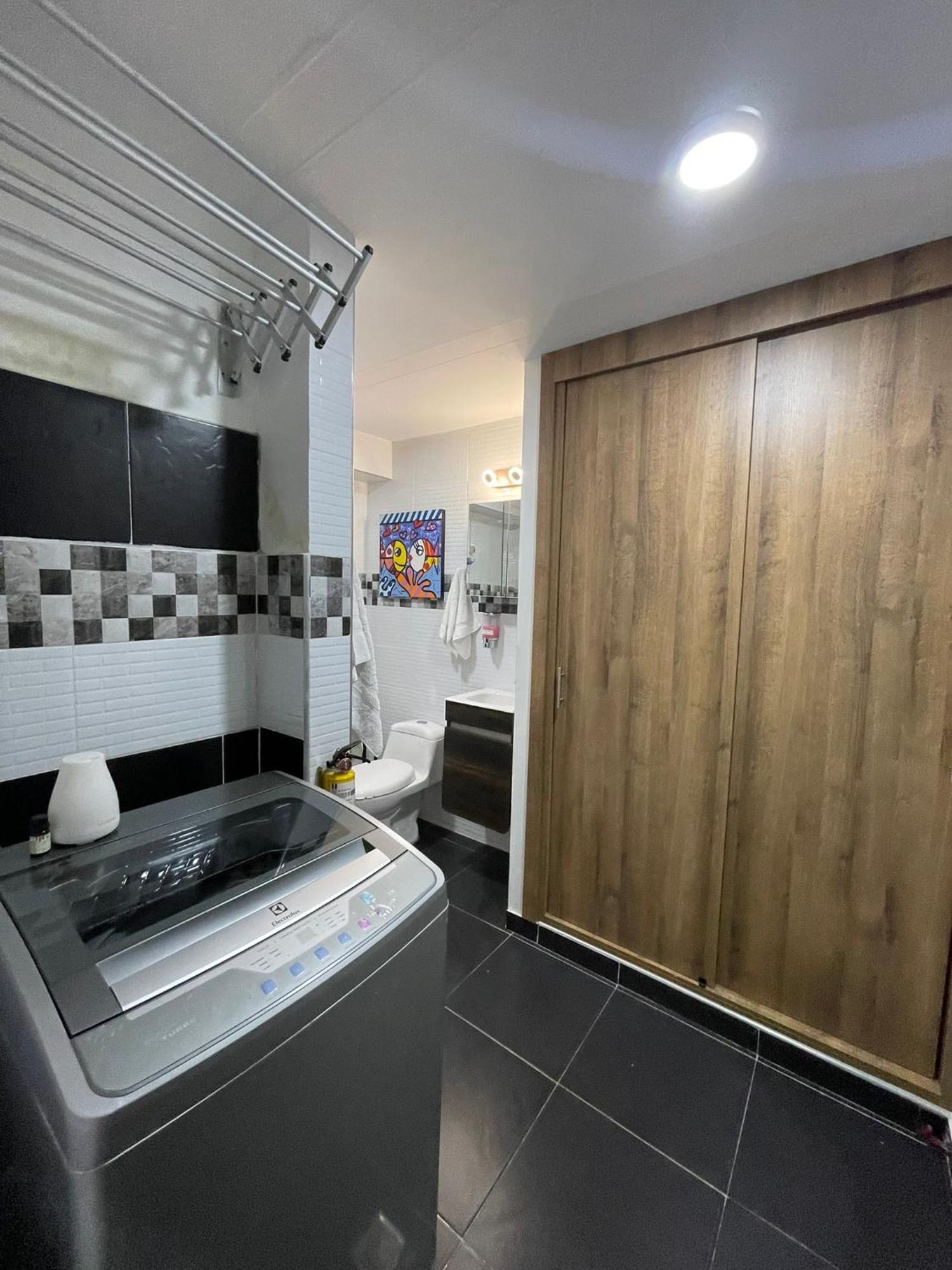 Pretty & Modern Private 202