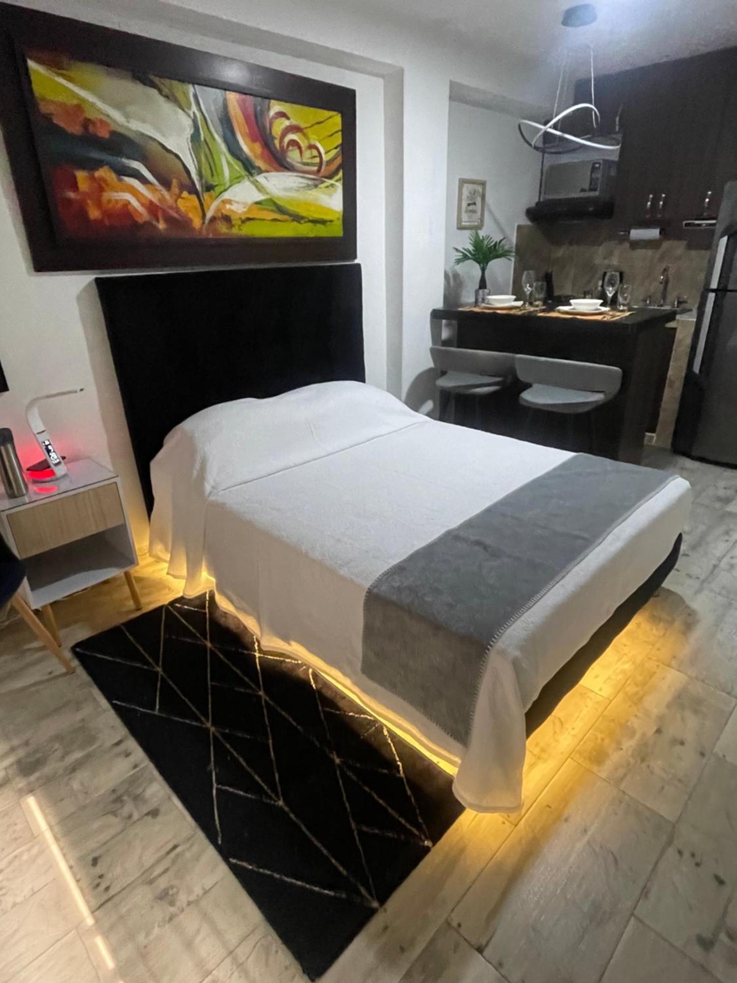 Pretty & Modern Private 202 Apartment